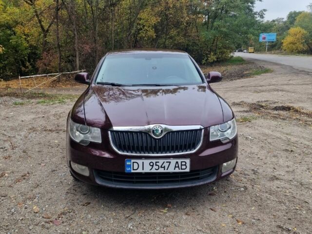 Красный Шкода Суперб, объемом двигателя 1.8 л и пробегом 268 тыс. км за 8300 $, фото 1 на Automoto.ua