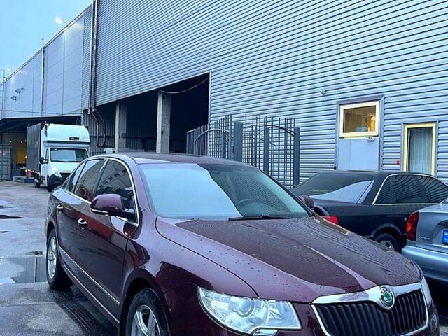 Красный Шкода Суперб, объемом двигателя 2 л и пробегом 278 тыс. км за 9800 $, фото 1 на Automoto.ua