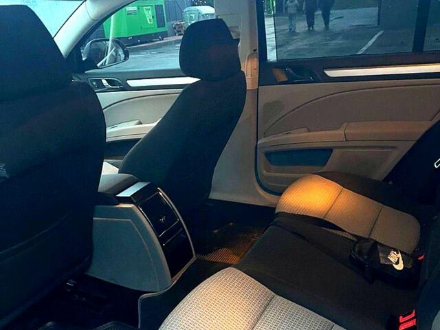 Красный Шкода Суперб, объемом двигателя 2 л и пробегом 278 тыс. км за 9800 $, фото 7 на Automoto.ua