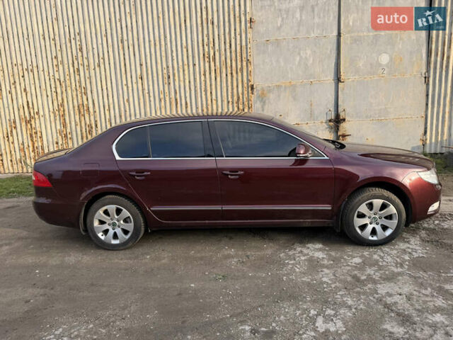 Красный Шкода Суперб, объемом двигателя 1.8 л и пробегом 202 тыс. км за 9500 $, фото 7 на Automoto.ua