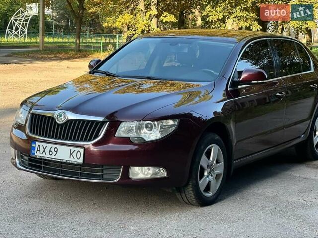 Красный Шкода Суперб, объемом двигателя 1.8 л и пробегом 133 тыс. км за 9999 $, фото 2 на Automoto.ua