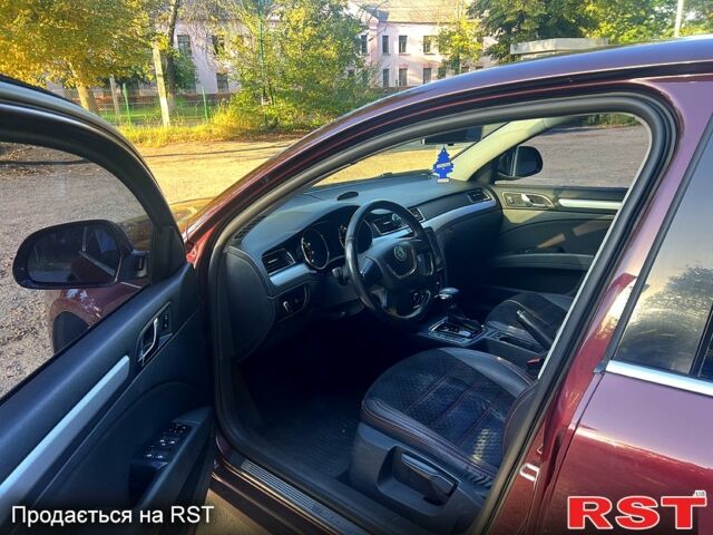 Красный Шкода Суперб, объемом двигателя 1.8 л и пробегом 135 тыс. км за 10500 $, фото 5 на Automoto.ua