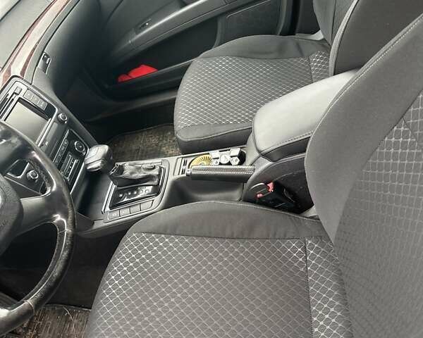 Красный Шкода Суперб, объемом двигателя 1.8 л и пробегом 170 тыс. км за 6500 $, фото 3 на Automoto.ua