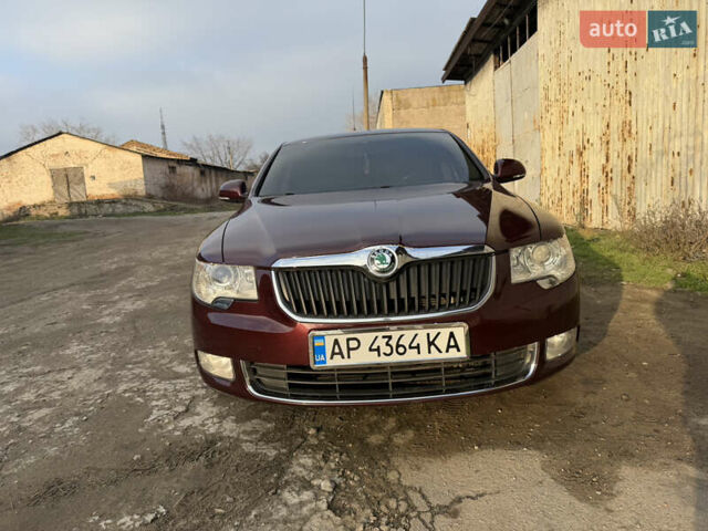 Красный Шкода Суперб, объемом двигателя 1.8 л и пробегом 202 тыс. км за 9500 $, фото 1 на Automoto.ua