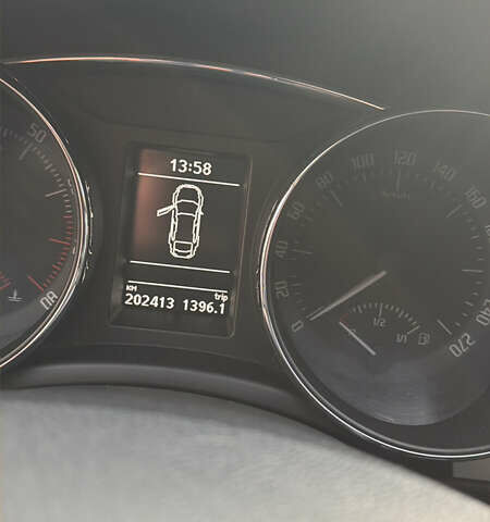 Красный Шкода Суперб, объемом двигателя 1.8 л и пробегом 202 тыс. км за 9500 $, фото 3 на Automoto.ua