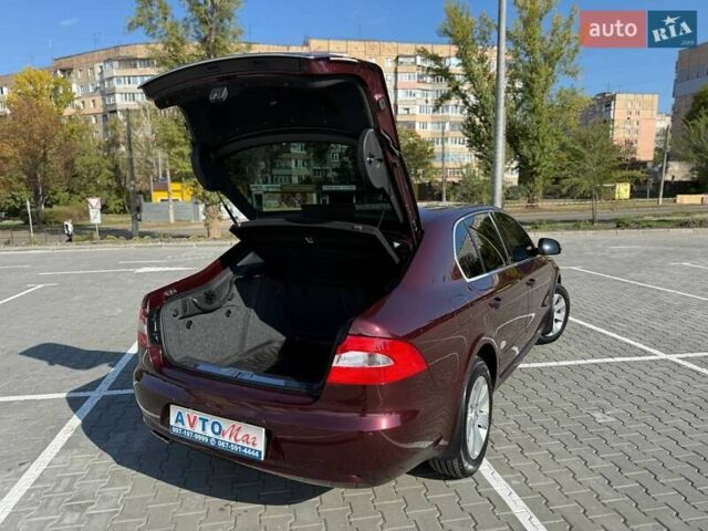 Красный Шкода Суперб, объемом двигателя 1.8 л и пробегом 183 тыс. км за 8800 $, фото 14 на Automoto.ua