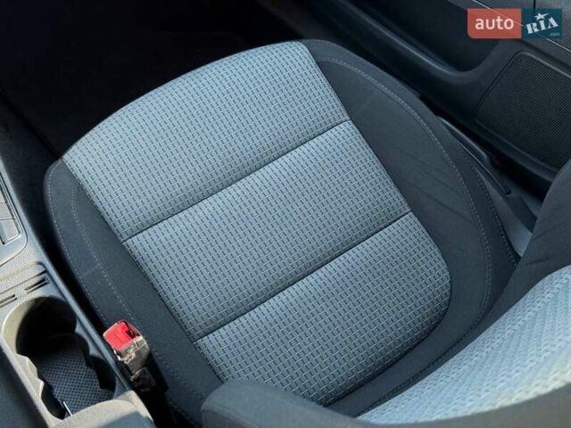 Красный Шкода Суперб, объемом двигателя 1.8 л и пробегом 183 тыс. км за 8800 $, фото 31 на Automoto.ua