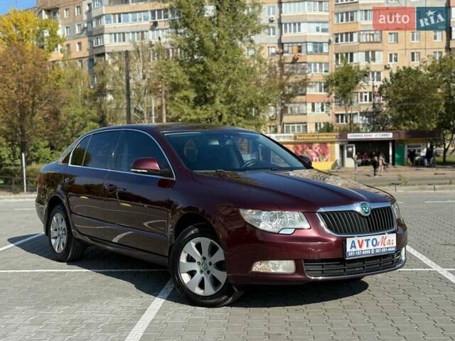 Красный Шкода Суперб, объемом двигателя 1.8 л и пробегом 183 тыс. км за 8800 $, фото 1 на Automoto.ua