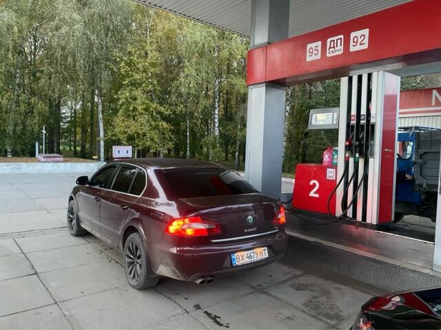 Красный Шкода Суперб, объемом двигателя 1.8 л и пробегом 277 тыс. км за 9500 $, фото 16 на Automoto.ua