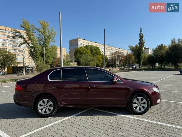 Красный Шкода Суперб, объемом двигателя 1.8 л и пробегом 183 тыс. км за 8800 $, фото 18 на Automoto.ua