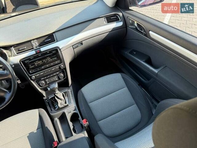 Красный Шкода Суперб, объемом двигателя 1.8 л и пробегом 183 тыс. км за 8800 $, фото 29 на Automoto.ua