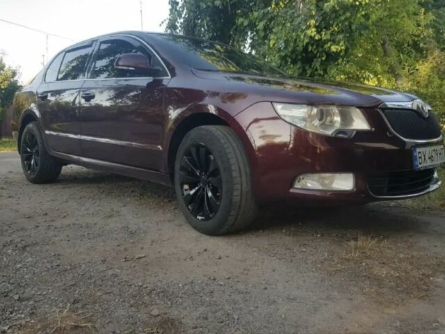 Красный Шкода Суперб, объемом двигателя 1.8 л и пробегом 277 тыс. км за 9500 $, фото 1 на Automoto.ua