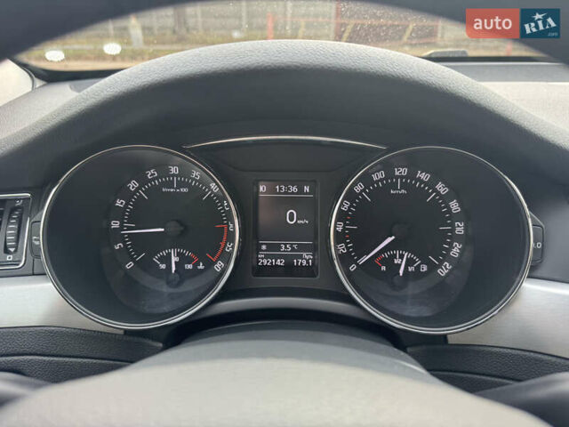 Червоний Шкода Суперб, об'ємом двигуна 1.97 л та пробігом 292 тис. км за 7999 $, фото 12 на Automoto.ua