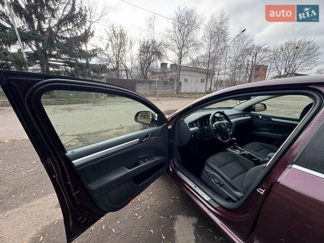 Червоний Шкода Суперб, об'ємом двигуна 1.97 л та пробігом 292 тис. км за 7999 $, фото 4 на Automoto.ua