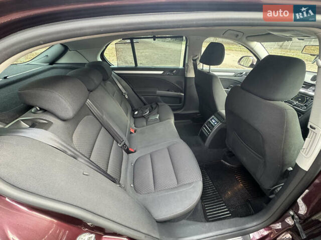 Червоний Шкода Суперб, об'ємом двигуна 1.97 л та пробігом 292 тис. км за 7999 $, фото 8 на Automoto.ua