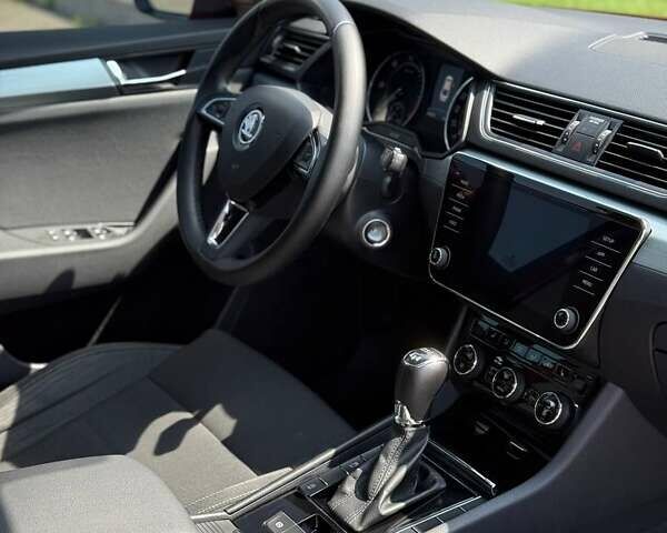 Красный Шкода Суперб, объемом двигателя 1.97 л и пробегом 218 тыс. км за 17900 $, фото 36 на Automoto.ua