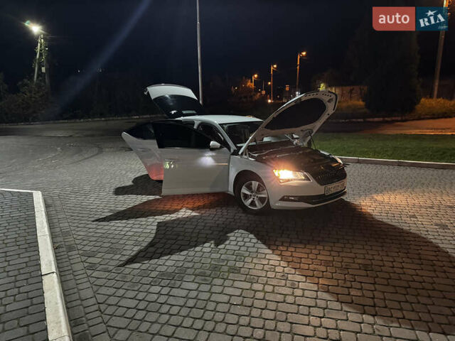 Шкода Суперб, объемом двигателя 1.6 л и пробегом 162 тыс. км за 13900 $, фото 1 на Automoto.ua