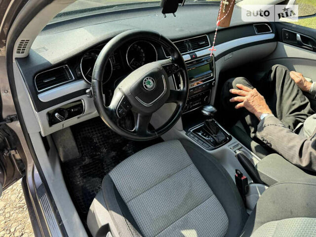 Шкода Суперб, объемом двигателя 1.97 л и пробегом 275 тыс. км за 7500 $, фото 6 на Automoto.ua