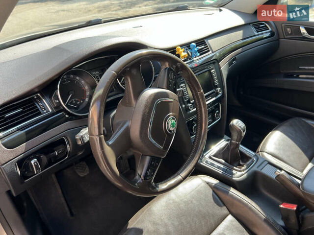 Шкода Суперб, об'ємом двигуна 2 л та пробігом 270 тис. км за 12100 $, фото 10 на Automoto.ua