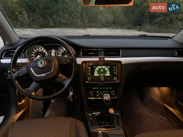 Шкода Суперб, об'ємом двигуна 2 л та пробігом 287 тис. км за 10500 $, фото 10 на Automoto.ua