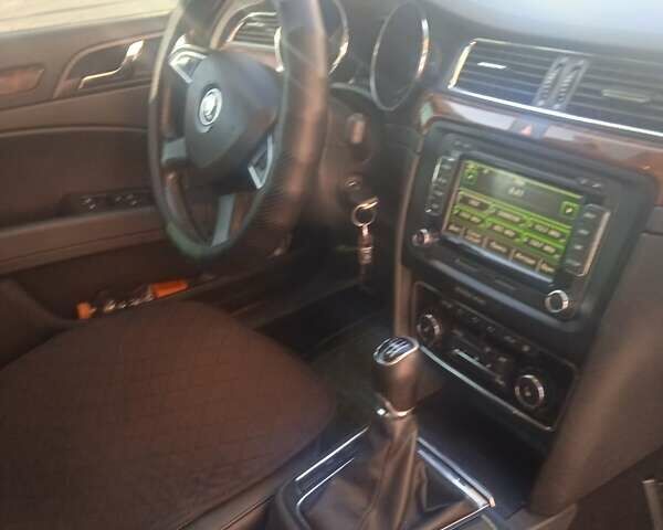 Шкода Суперб, объемом двигателя 2 л и пробегом 310 тыс. км за 13000 $, фото 8 на Automoto.ua
