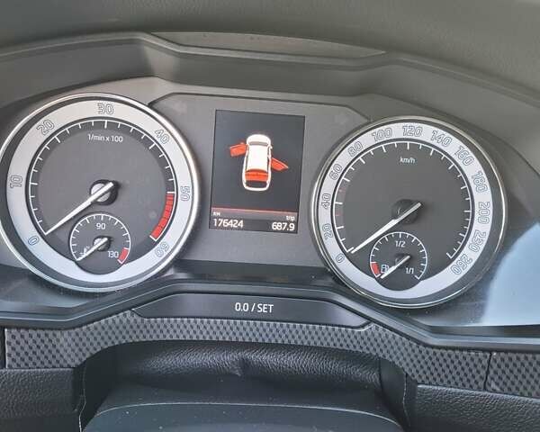 Шкода Суперб, объемом двигателя 2 л и пробегом 175 тыс. км за 29999 $, фото 44 на Automoto.ua