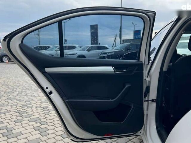 Шкода Суперб, об'ємом двигуна 2 л та пробігом 273 тис. км за 19300 $, фото 18 на Automoto.ua