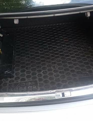 Шкода Суперб, объемом двигателя 1.78 л и пробегом 240 тыс. км за 5555 $, фото 12 на Automoto.ua