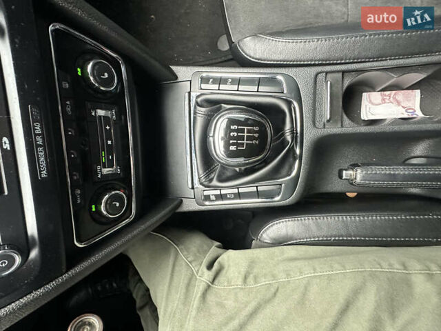 Шкода Суперб, объемом двигателя 2 л и пробегом 299 тыс. км за 8500 $, фото 3 на Automoto.ua
