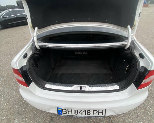 Шкода Суперб, объемом двигателя 1.8 л и пробегом 238 тыс. км за 9500 $, фото 26 на Automoto.ua