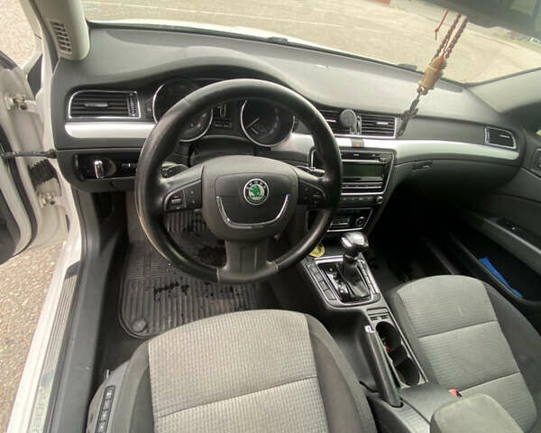 Шкода Суперб, объемом двигателя 1.8 л и пробегом 238 тыс. км за 9500 $, фото 8 на Automoto.ua