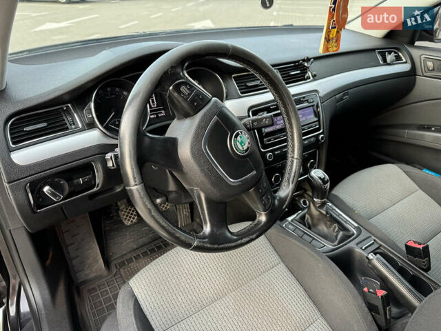 Шкода Суперб, объемом двигателя 1.6 л и пробегом 274 тыс. км за 8695 $, фото 3 на Automoto.ua