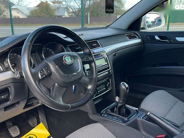 Шкода Суперб, объемом двигателя 2 л и пробегом 254 тыс. км за 9200 $, фото 6 на Automoto.ua