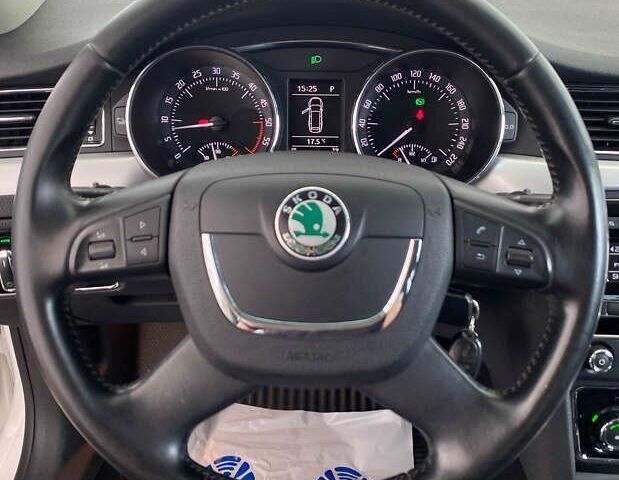 Шкода Суперб, объемом двигателя 2 л и пробегом 252 тыс. км за 10450 $, фото 14 на Automoto.ua