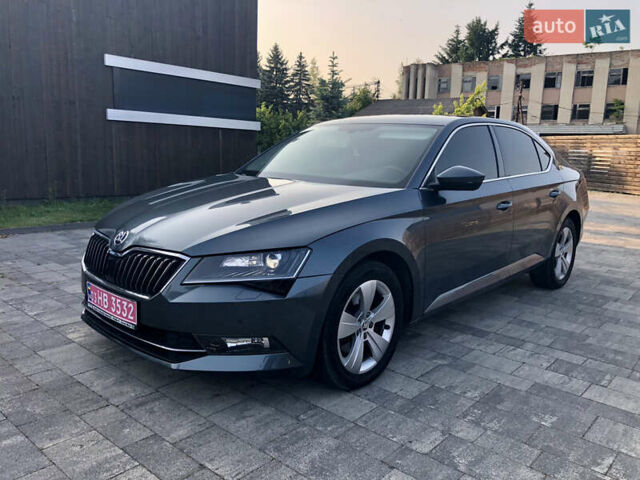 Шкода Суперб, объемом двигателя 1.97 л и пробегом 327 тыс. км за 15800 $, фото 2 на Automoto.ua