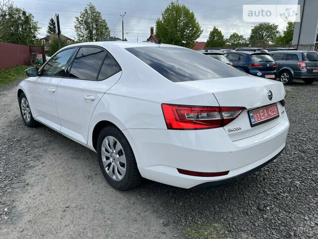 Шкода Суперб, об'ємом двигуна 1.6 л та пробігом 240 тис. км за 13799 $, фото 6 на Automoto.ua