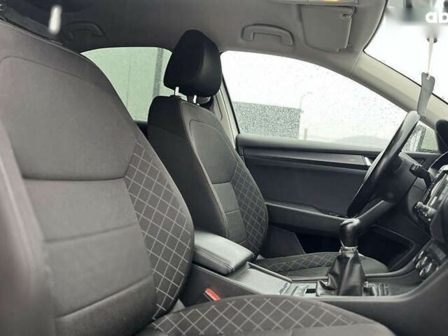 Шкода Суперб, объемом двигателя 1.6 л и пробегом 197 тыс. км за 14999 $, фото 16 на Automoto.ua