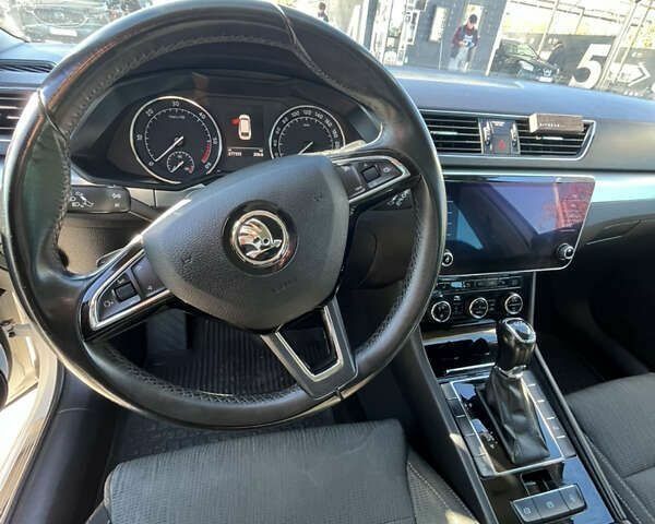 Шкода Суперб, объемом двигателя 2 л и пробегом 277 тыс. км за 17799 $, фото 9 на Automoto.ua