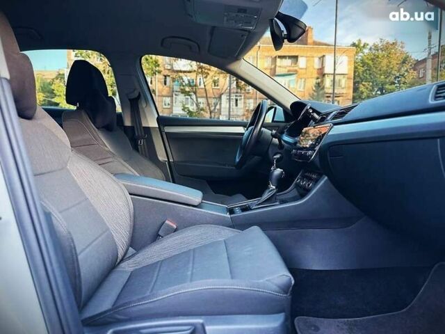 Шкода Суперб, об'ємом двигуна 2 л та пробігом 120 тис. км за 26300 $, фото 27 на Automoto.ua