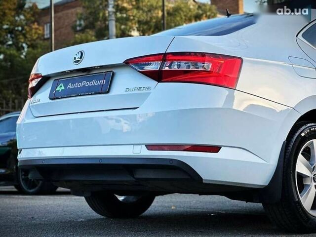 Шкода Суперб, об'ємом двигуна 2 л та пробігом 120 тис. км за 26500 $, фото 15 на Automoto.ua
