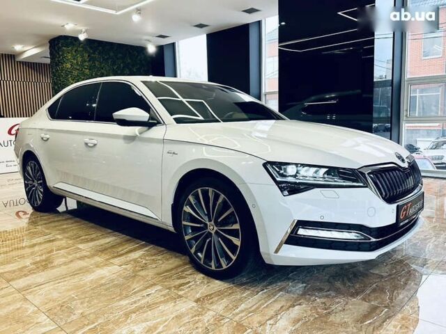 Шкода Суперб, объемом двигателя 1.4 л и пробегом 54 тыс. км за 38900 $, фото 2 на Automoto.ua