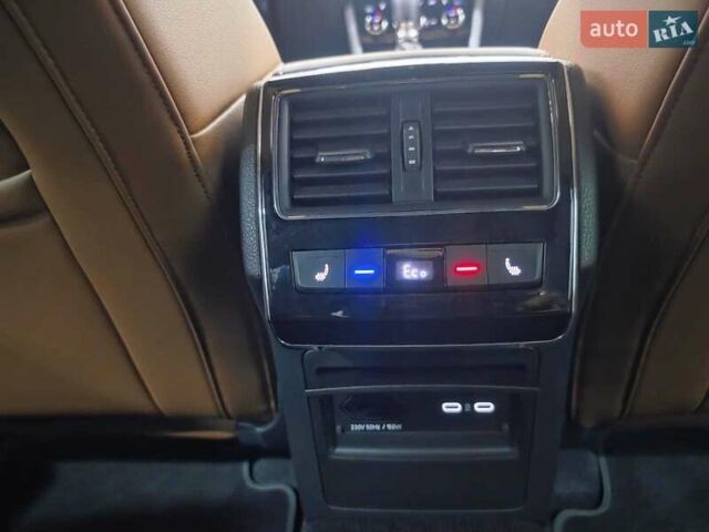 Шкода Суперб, объемом двигателя 1.4 л и пробегом 48 тыс. км за 43590 $, фото 7 на Automoto.ua