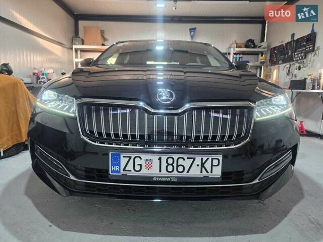 Шкода Суперб, объемом двигателя 1.4 л и пробегом 48 тыс. км за 43590 $, фото 1 на Automoto.ua