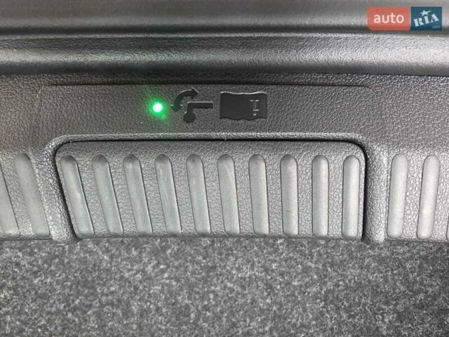 Шкода Суперб, объемом двигателя 1.4 л и пробегом 48 тыс. км за 43590 $, фото 19 на Automoto.ua