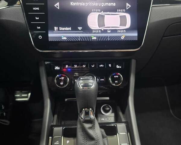 Шкода Суперб, объемом двигателя 1.4 л и пробегом 48 тыс. км за 43590 $, фото 27 на Automoto.ua