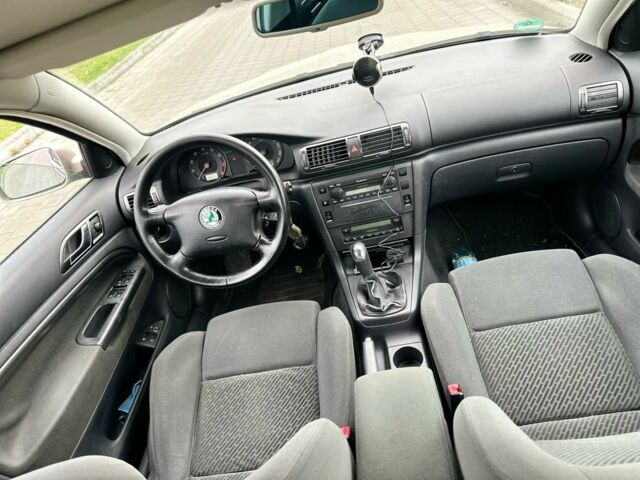 Жовтий Шкода Суперб, об'ємом двигуна 2 л та пробігом 226 тис. км за 5300 $, фото 6 на Automoto.ua