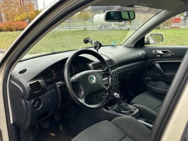 Жовтий Шкода Суперб, об'ємом двигуна 2 л та пробігом 226 тис. км за 5300 $, фото 7 на Automoto.ua