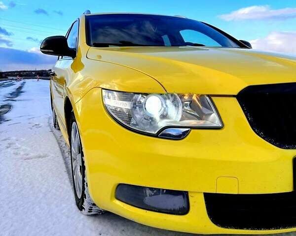 Жовтий Шкода Суперб, об'ємом двигуна 1.6 л та пробігом 380 тис. км за 8899 $, фото 8 на Automoto.ua