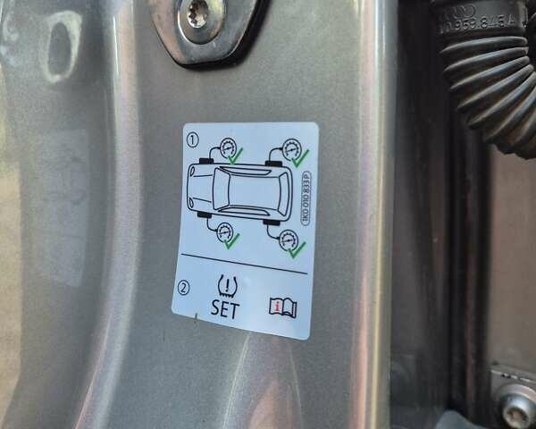 Желтый Шкода Суперб, объемом двигателя 1.97 л и пробегом 240 тыс. км за 17500 $, фото 45 на Automoto.ua