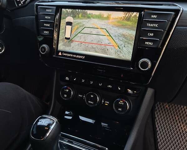 Желтый Шкода Суперб, объемом двигателя 1.97 л и пробегом 240 тыс. км за 17500 $, фото 28 на Automoto.ua